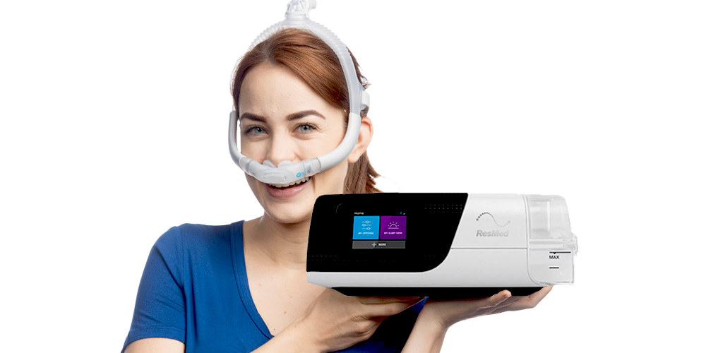 Model holding ResMed AirSense 11